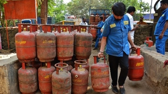LPG Bookings Decline by Nearly 10 Lakh